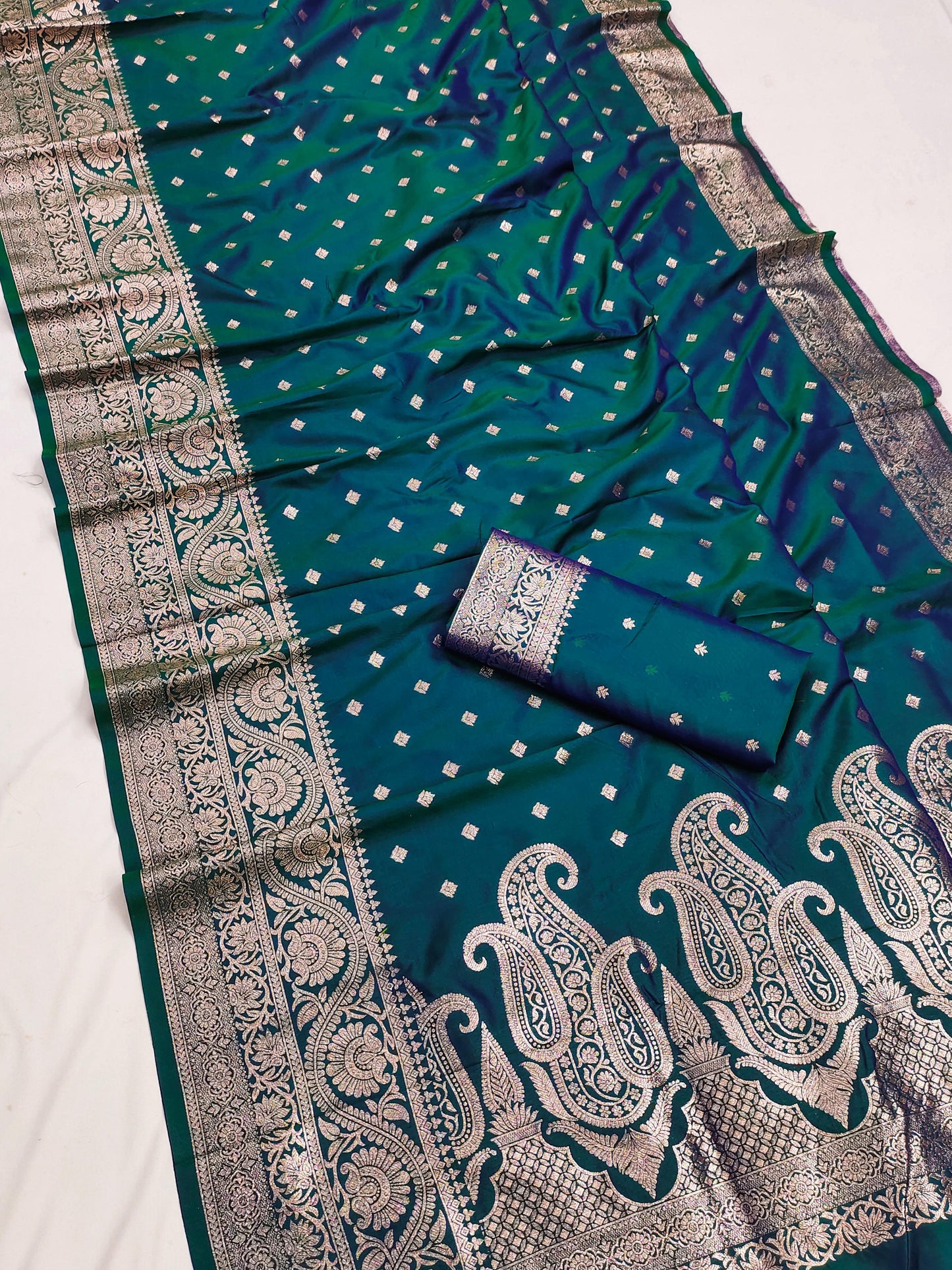 Soft banarasi katan silk saree (Green)